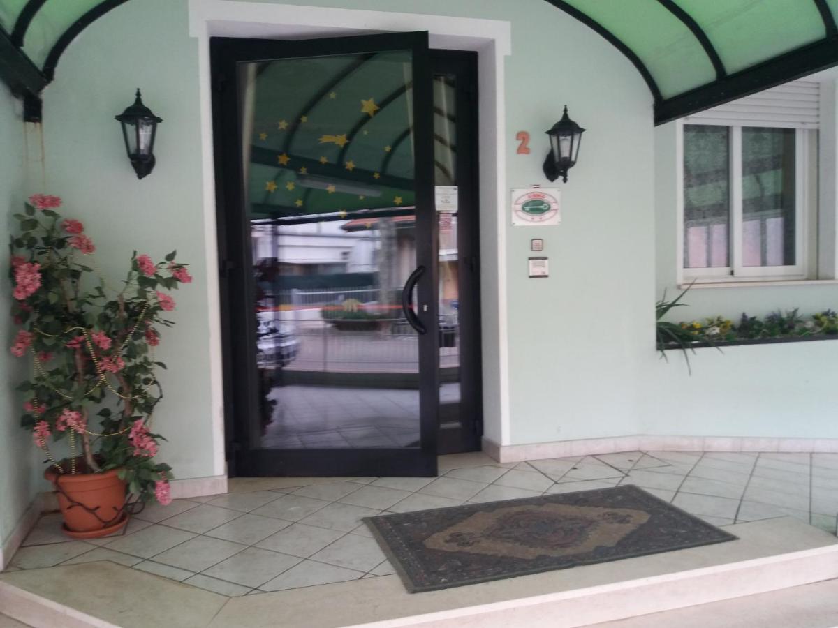 Hotel Fatima Rimini Bagian luar foto